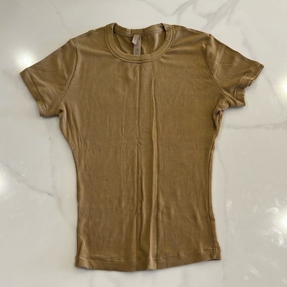 SKIMS Ribbed Lounge Set - Picture 2 of 13